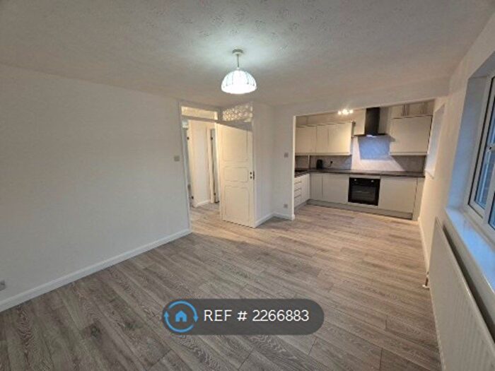 1 Bedroom Flat To Rent In Longacre Rise, Basingstoke, RG24