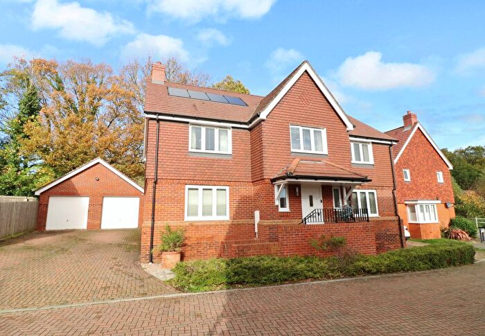 5 Bedroom Detached House For Sale In Cleverley Rise, Bursledon, SO31