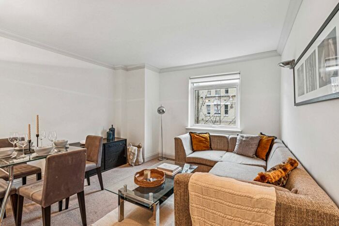 2 Bedroom Flat To Rent In Elm Park Gardens, London, SW10
