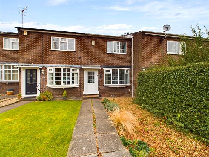 2 Bedroom Town House To Rent In Thetford Close, Arnold, Nottingham, NG5