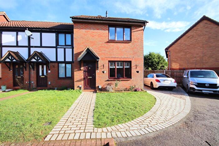 3 Bedroom End Of Terrace House For Sale In Bryant Way, Toddington, Dunstable, LU5