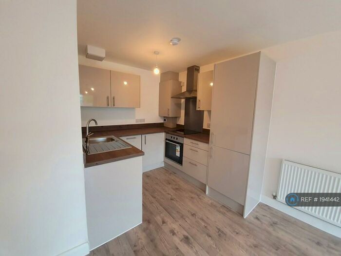1 Bedroom Flat To Rent In St Thomas's Place, Stockport, SK1