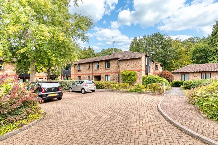 1 Bedroom Retirement Property For Sale In West End Lane, Esher., KT10