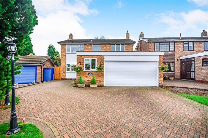 3 Bedroom Detached House To Rent In Rushall Close, Walsall, WS4