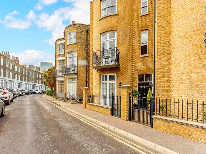 4 Bedroom End Of Terrace House For Sale In Liverpool Lawn, Ramsgate, Kent, CT11