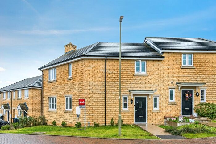 3 Bedroom Semi Detached House For Sale In Empson Crescent, Witney, OX28