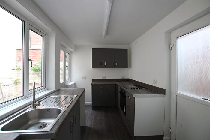 3 Bedroom Terraced House To Rent In Railway Crescent, Withernsea, HU19