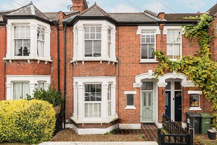 2 Bedroom Flat To Rent In Cambray Road, London, SW12