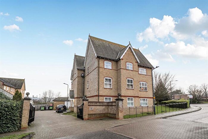 2 Bedroom Flat For Sale In Chamberlayne Avenue, Wembley, HA9