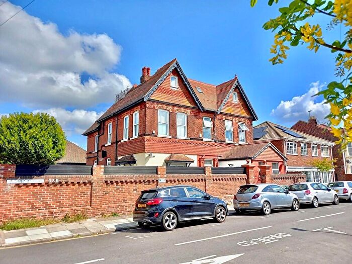 7 Bedroom Semi-Detached House To Rent In Edmund Road, Southsea, PO4