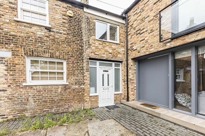 2 Bedroom Property To Rent In Theodore Road, London, SE13