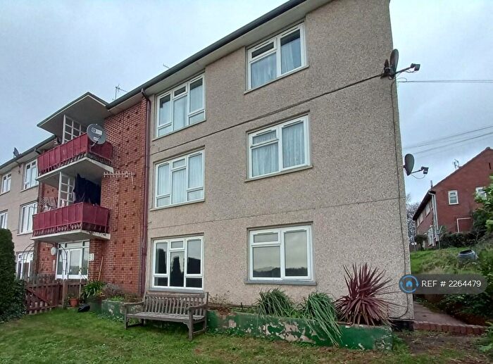 2 Bedroom Flat To Rent In Blackthorn Crescent, Exeter, EX1