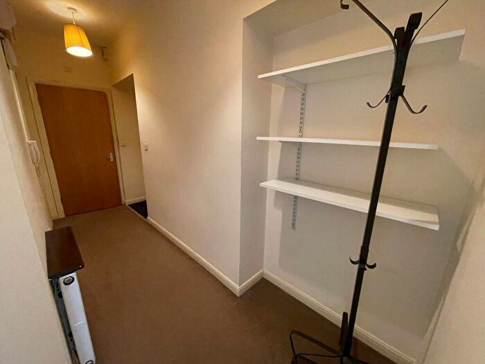1 Bedroom Apartment To Rent In Burley Road, Leeds, LS4