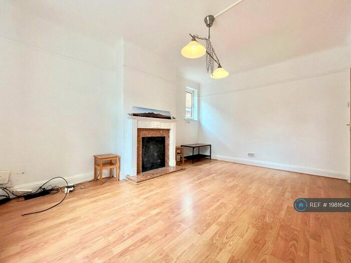 2 Bedroom Flat To Rent In Higham Street, London, E17