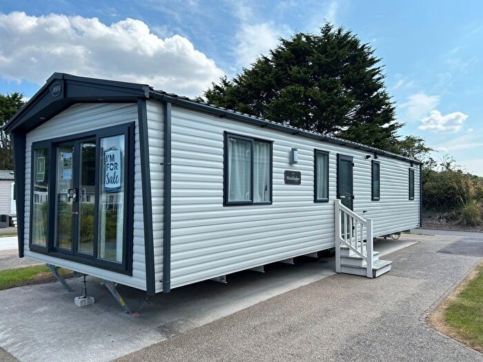 2 Bedroom Park Home For Sale In Halt Road, Goonhavern, Truro, TR4
