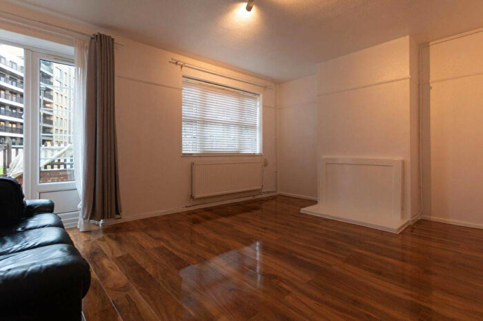 3 Bedroom Maisonette To Rent In Scott Lidgett Crescent, London, SE16