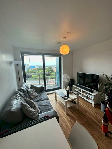 1 Bedroom Flat To Rent In Aire, Cross Green Lane, LS9