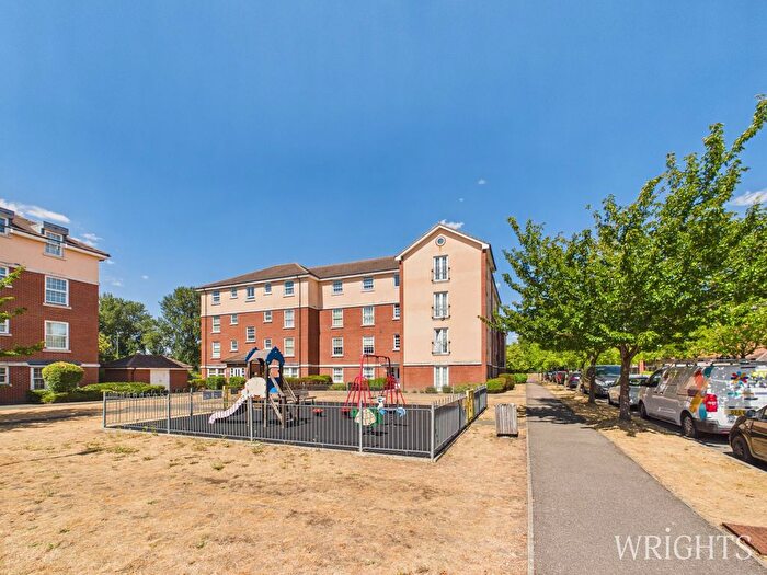 2 Bedroom Flat To Rent In Merrifield Court, Welwyn Garden City, AL7