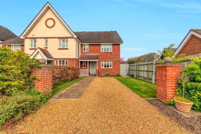 4 Bedroom End Of Terrace House For Sale In Colbron Close, Ashwell, SG7