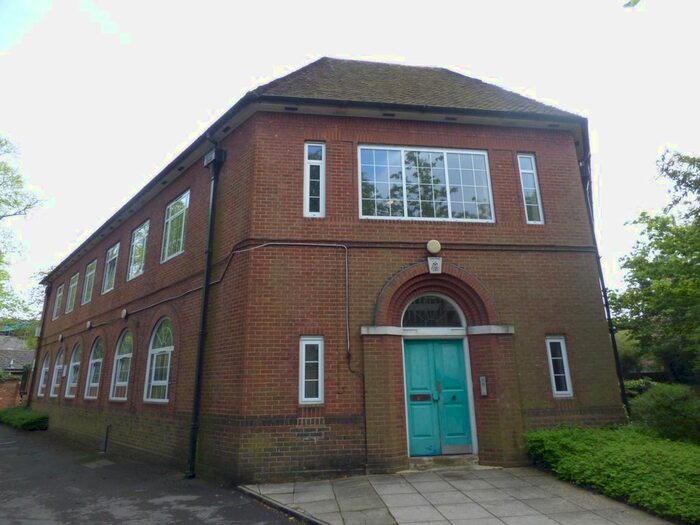 2 Bedroom Flat To Rent In Charlecote House, Millbrook Road East, Southampton, SO15