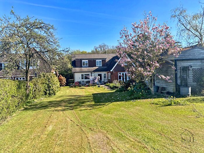 4 Bedroom Property For Sale In Hornash Lane, Shadoxhurst, TN26