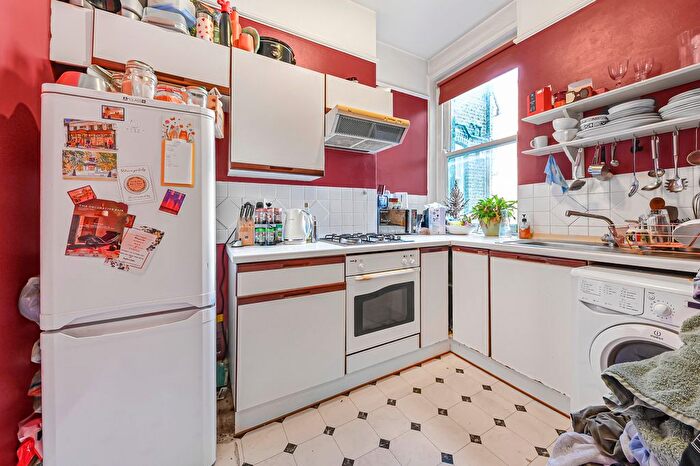 1 Bedroom Flat To Rent In Lurline Gardens, London, SW11