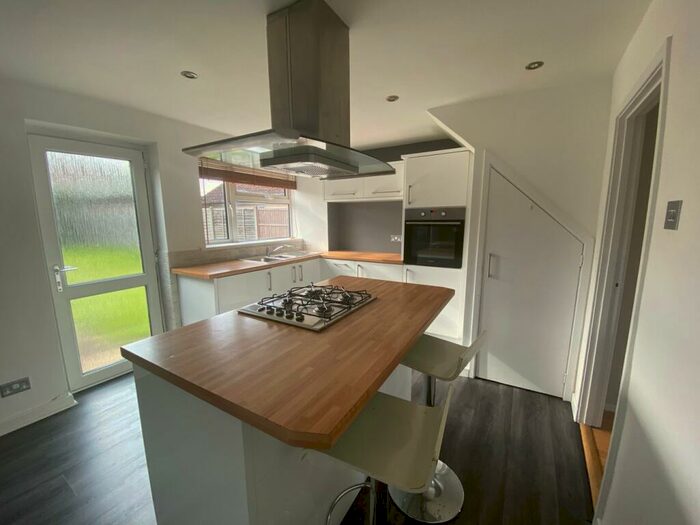 3 Bedroom Terraced House To Rent In Ross Close, Hatfield, AL10