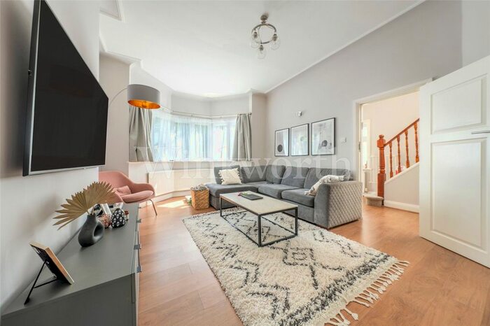 5 Bedroom Semi-Detached House To Rent In St. Georges Road, London, NW11