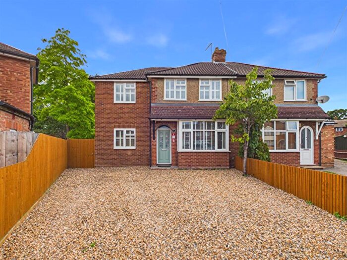 4 Bedroom House For Sale In Abbey Road, Aylesbury, HP19