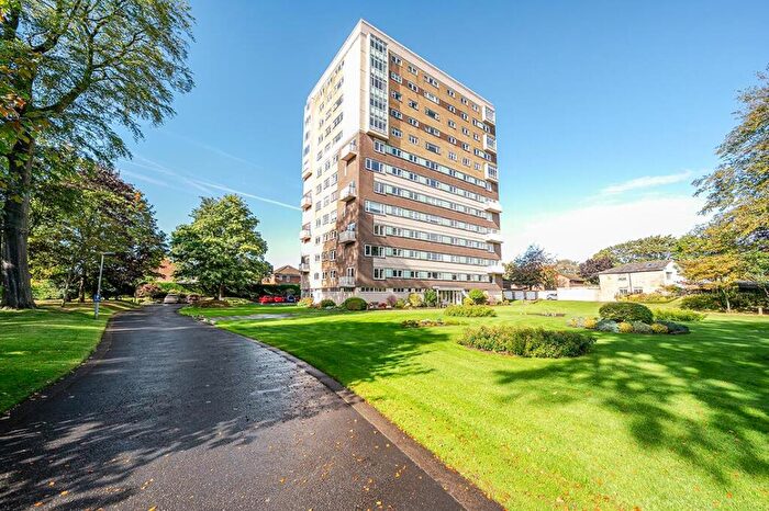 2 Bedroom Flat For Sale In Park Parade, Harrogate, HG1