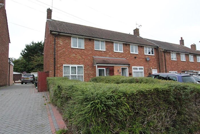 2 Bedroom End Of Terrace House For Sale In Bidhams Crescent, Tadworth, KT20
