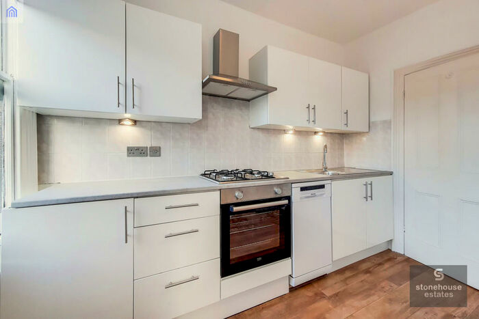 2 Bedroom Flat To Rent In Fairbridge Road, N19