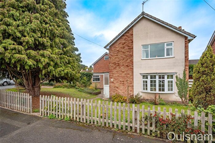 3 Bedroom Detached House For Sale In Crabtree Drive, Bromsgrove, Worcestershire, B61