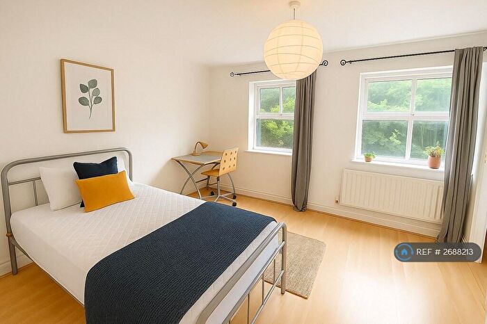 6 Bedroom Terraced House To Rent In Parnell Road, Stapleton, Bristol, BS16