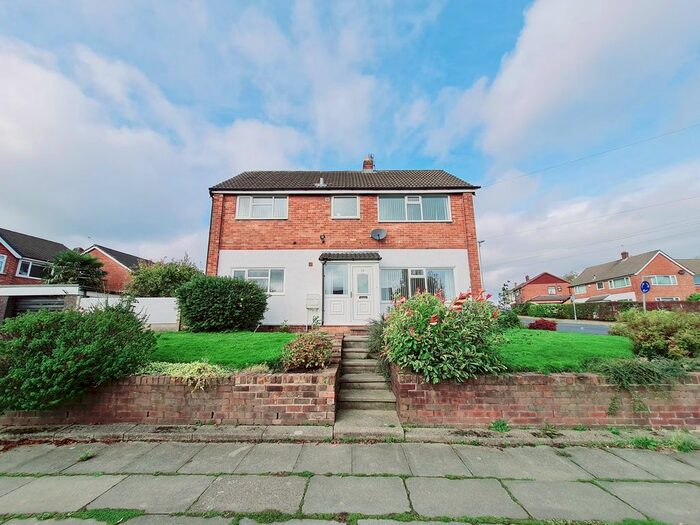 4 Bedroom Semi-Detached House To Rent In Rhodes Drive, Bury, BL9