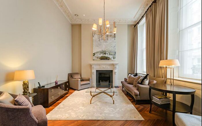 2 Bedroom Apartment To Rent In Ivor Place, Marylebone, London, NW1