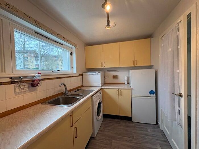 1 Bedroom Flat To Rent In Speckled Wood Court, Whitfield, Dundee, DD4