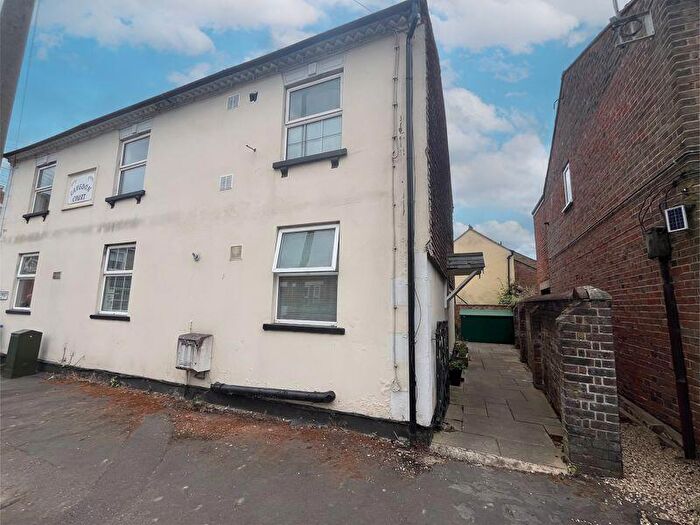 2 Bedroom Maisonette For Sale In Charles Street, Tring, HP23