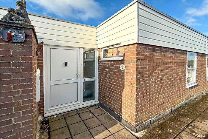 2 Bedroom Apartment For Sale In Wick Parade, Wick, Littlehampton, West Sussex, BN17