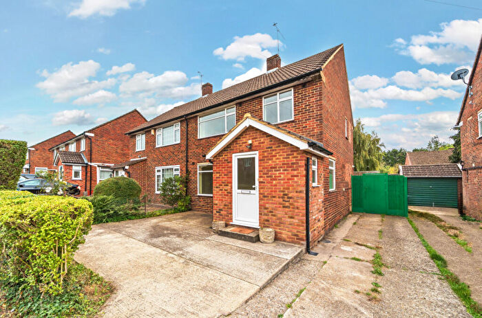 3 Bedroom Semi-Detached House To Rent In Deans Close, Slough, SL2