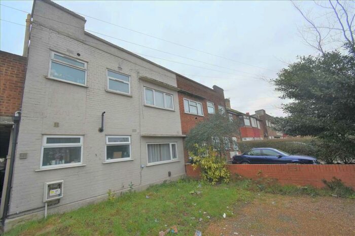 2 Bedroom Apartment To Rent In Burnham Road, Dartford, DA1