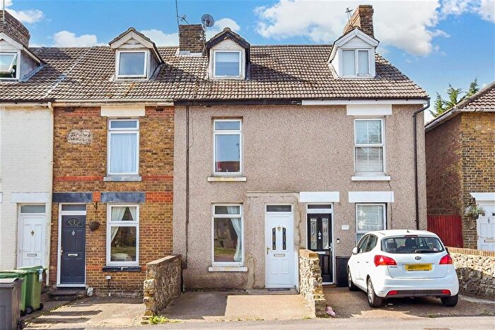 3 Bedroom Terraced House For Sale In Tonbridge Road, Maidstone, Kent, ME16