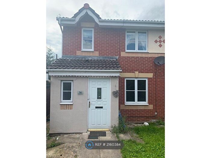 3 Bedroom Semi-Detached House To Rent In Wayfarers Drive, Tyldsley, M29