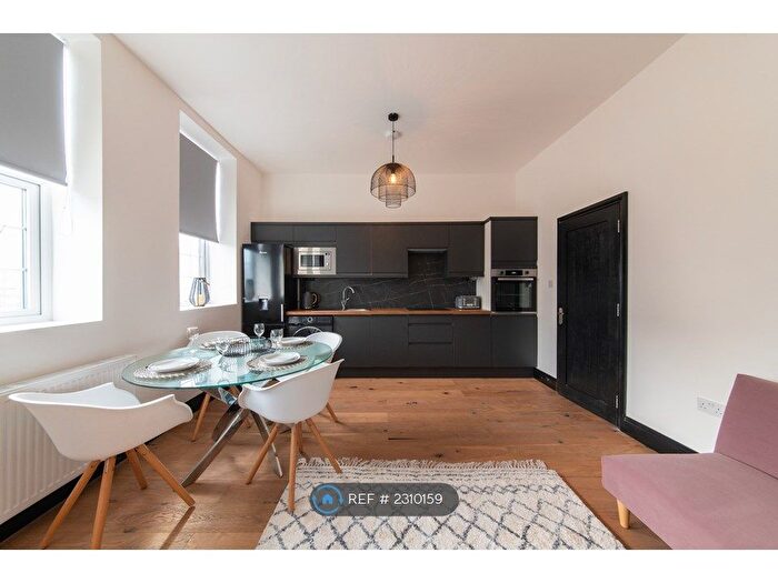 2 Bedroom Flat To Rent In Ashbourne Mansions, London, NW11