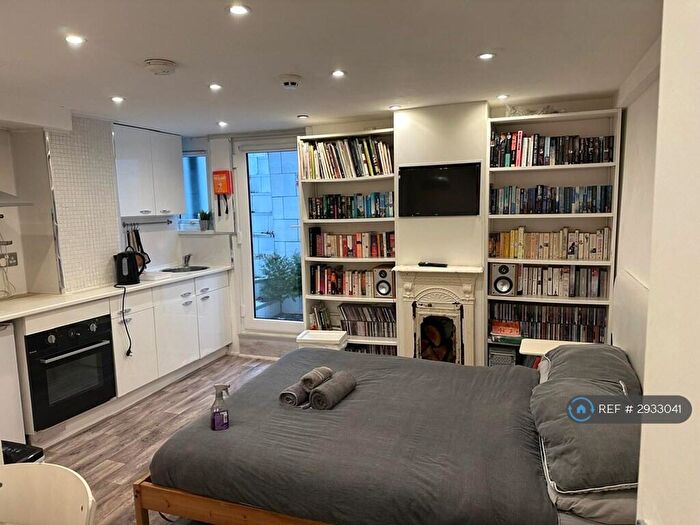 Studio To Rent In Cross Green Lane, Leeds, LS9