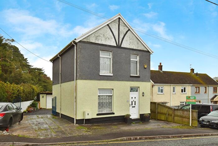 3 Bedroom Detached House For Sale In Heol Aman, Glanamman, Ammanford, SA18