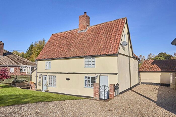 4 Bedroom Detached House For Sale In Withersdale Street, Mendham, IP20