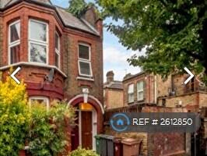 2 Bedroom Flat To Rent In Leyton, London, E10