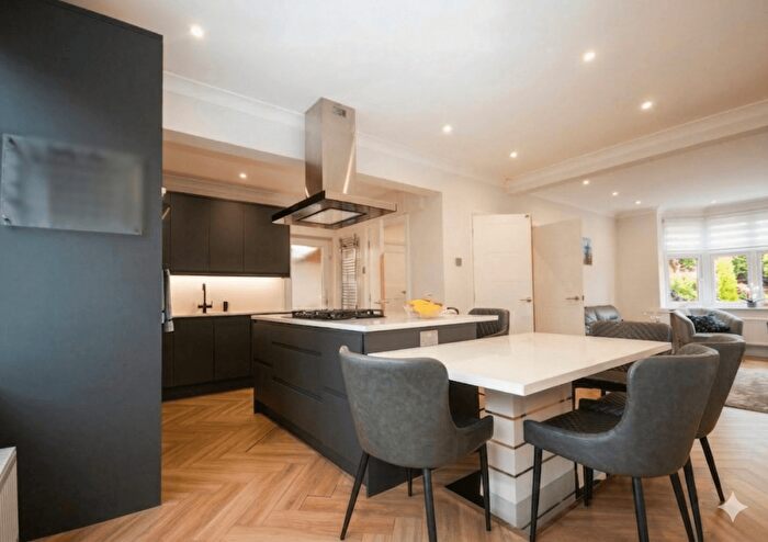 4 Bedroom Semi Detached House To Rent In Cavendish Road, Salford, M7