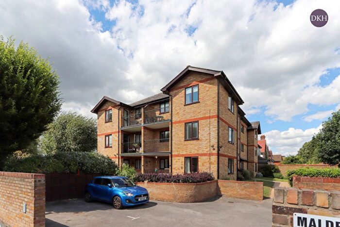 1 Bedroom Flat For Sale In Alexandra Road, Watford, Hertfordshire, WD17